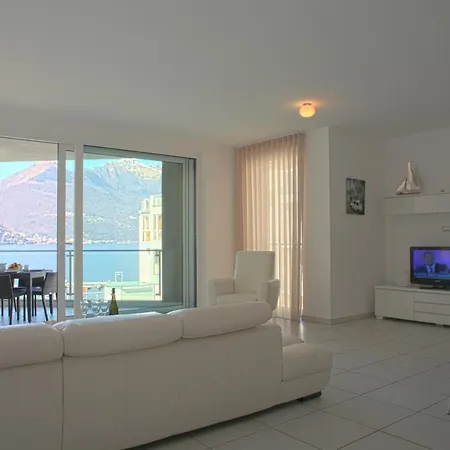 Sleeps 6 Pool Air Con アパート *